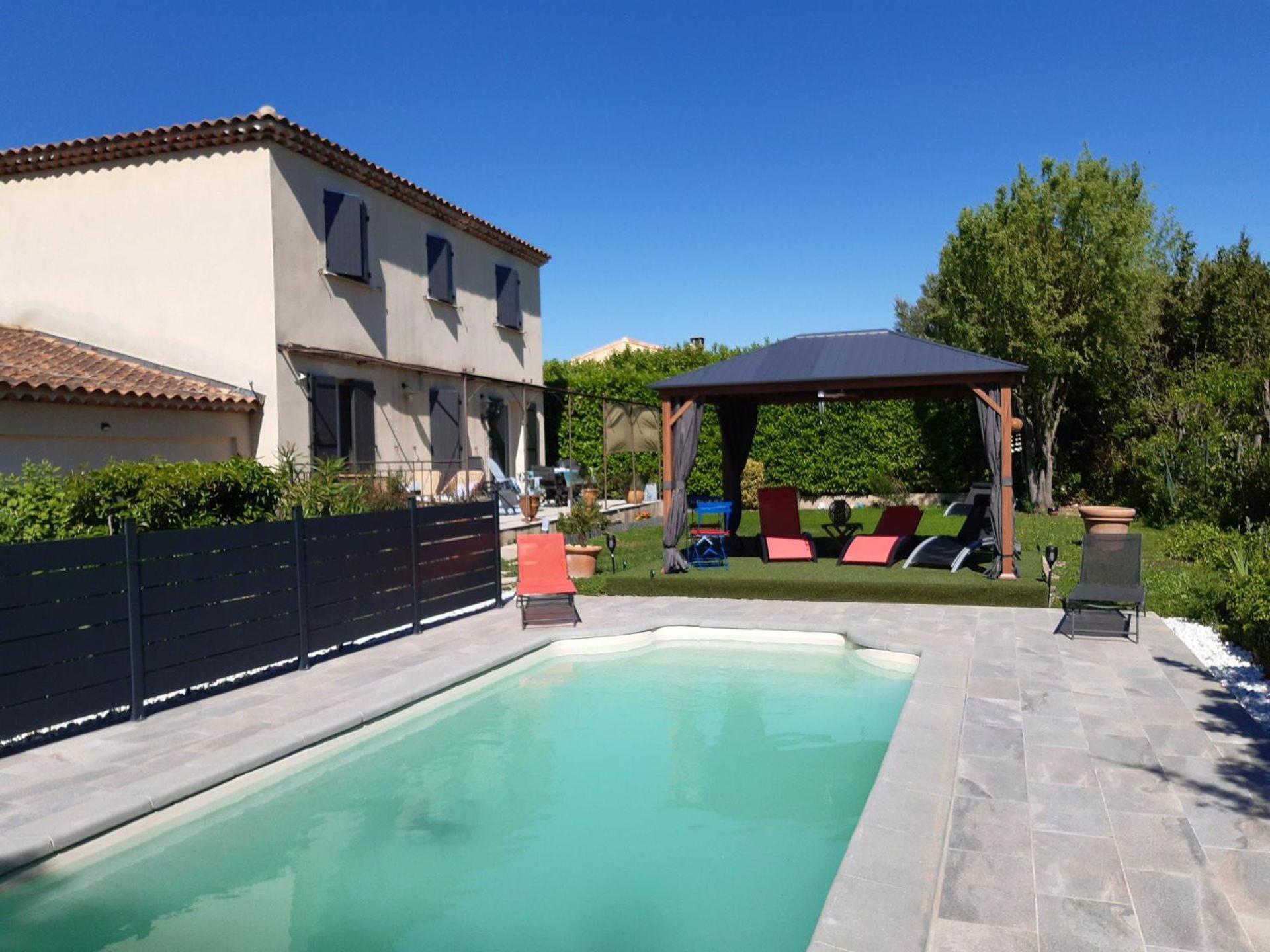 Nice Villa With Pool In Eyguieres Alpilles 6 People Luaran gambar