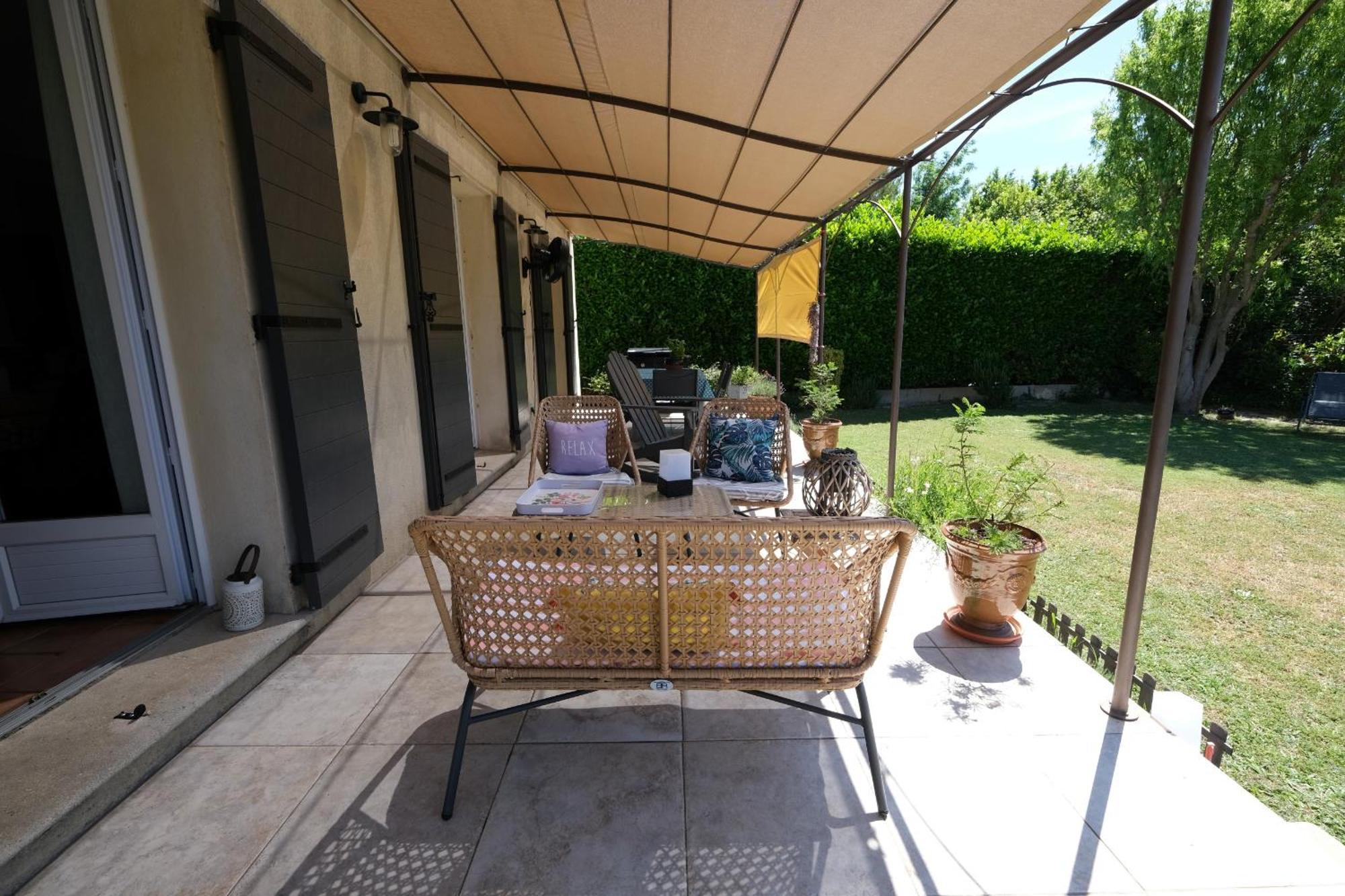 Nice Villa With Pool In Eyguieres Alpilles 6 People Luaran gambar